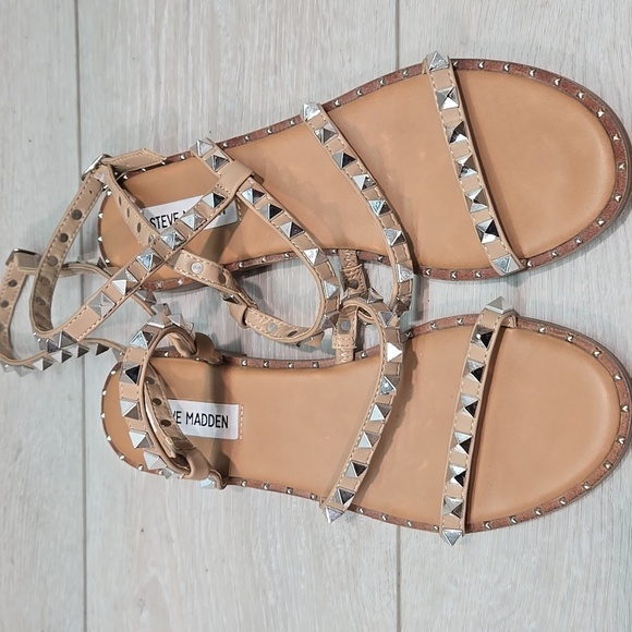 Steve Madden Women Travel Strappy Tan Studded Sandals Slide Flats Shoes Sz 7.5 - Picture 3 of 10